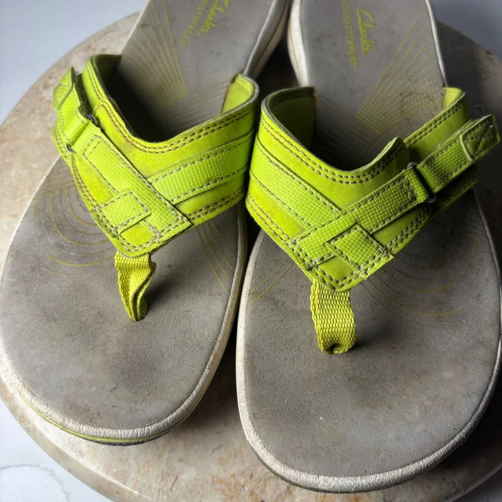 Clarks Cloudsteppers Arla Glitz Sandals 8 Lime Green Adjustable Flip Flops